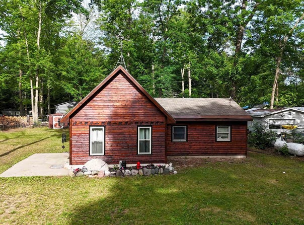 5341/5353 Glendale, Harrison, MI 48625