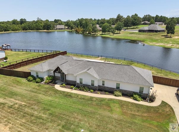 6 Lewis Ln, Texarkana, TX 75501