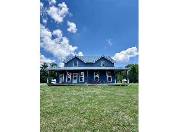 506 W Saint Louis Street, New Douglas, IL 62074