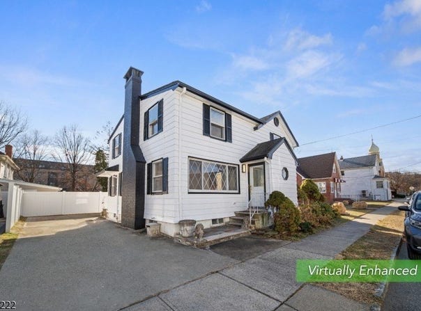 7 Weaver St, Little Falls Twp., NJ 07424-1127