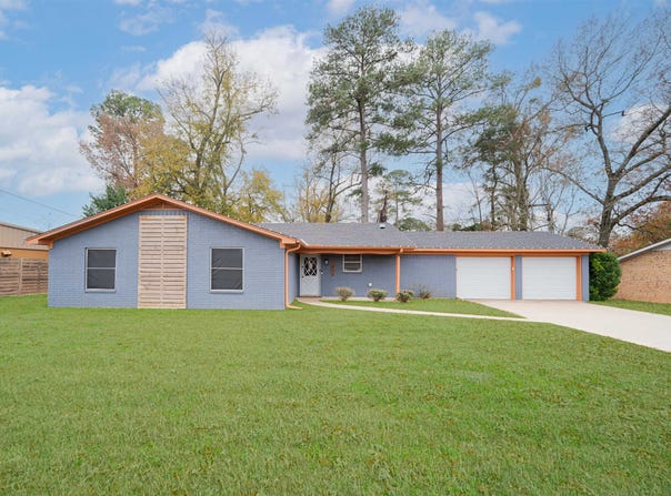 1302 Dennis, Longview, TX 75605