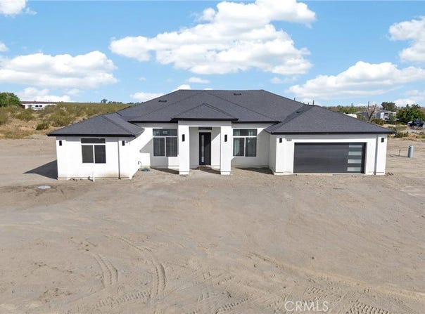 4084 Chevoit, Phelan, CA 92371