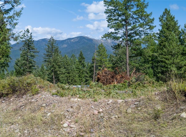 325 Kathy Lake Lane, Kalispell, MT 59901