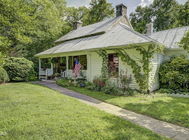 2833 East Oakland Avenue, Johnson City, TN 37601