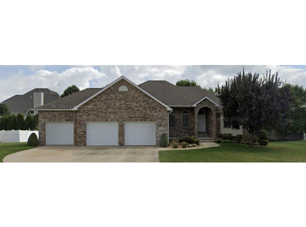 2802 Buckingham Drive, Valparaiso, IN 46385