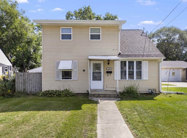 527 GRAND Avenue, LOVES PARK, IL 61111