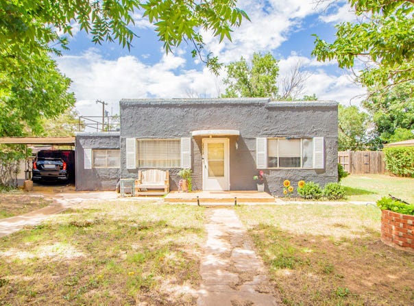 2312 N 4th Street, Tahoka, TX 79373