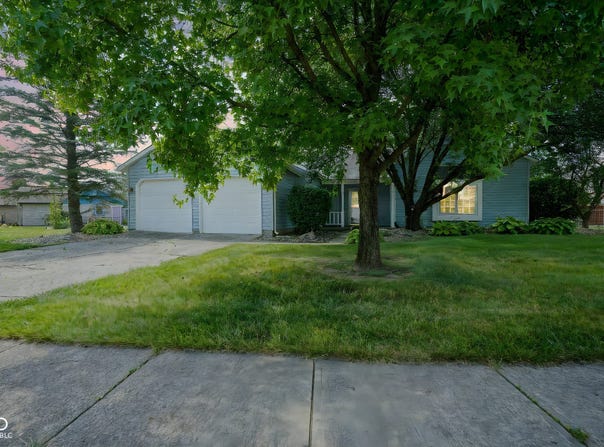 8809 Haddington Drive N, Indianapolis, IN 46256