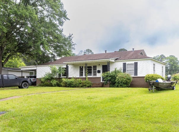 208 College View, Magnolia, AR 71753