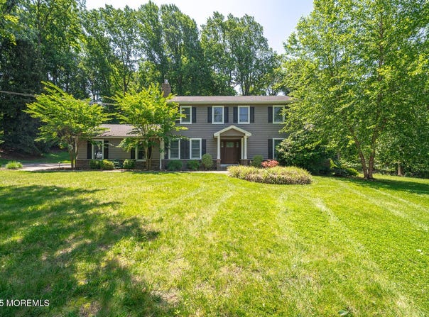 5 Wedgewood Lane, Holmdel, NJ 07733