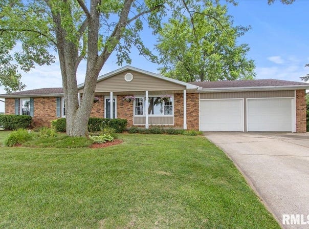 1010 E MICHIGAN Avenue, Metamora, IL 61548