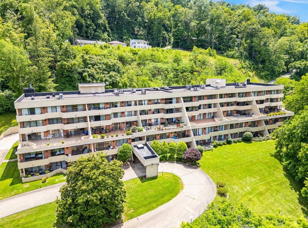 699 Whitaker Boulevard #406, Huntington, WV 25701