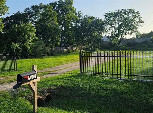 2511 Lora Lane, Balch Springs, TX 75180