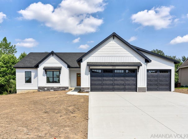 6322 Sheldon Drive, Hudsonville, MI 49426
