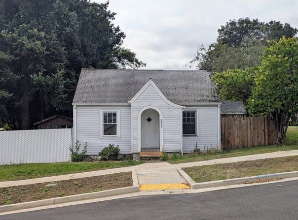 595 SW CLAY St, Dallas, OR 97338