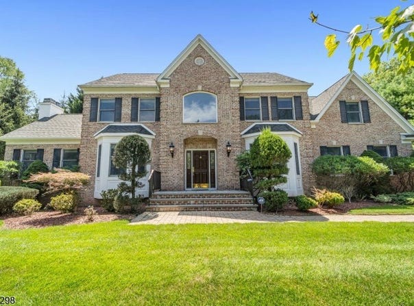 4 Michelle Ct, Harrington Park Boro, NJ 07640-1200