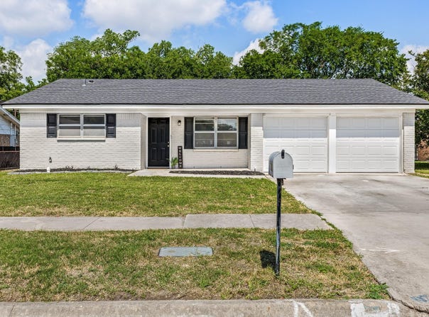 1302 Phyllis DR, Copperas Cove, TX 76522