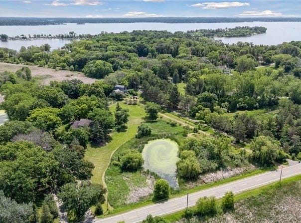 940 S Brown Road, Wayzata, MN 55391