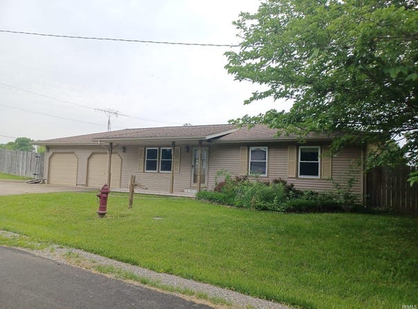1612 Meadow Street, Carmi, IL 62821