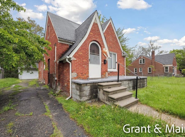 19250 Charest Street, Detroit, MI 48234