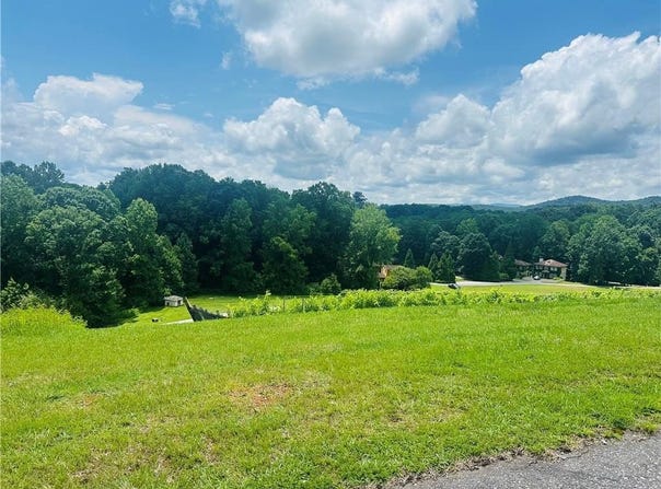 7b STRADA VALDICHIANA, Dahlonega, GA 30533