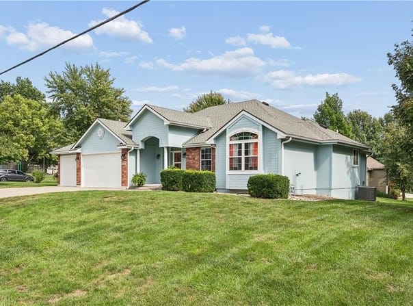 1707 Lynn Road, Excelsior Springs, MO 64024