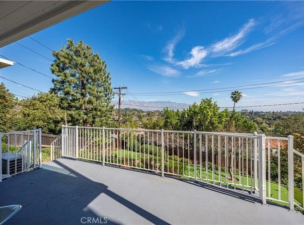332 Anita Dr, Pasadena, CA 91105