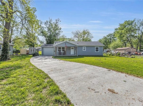 734 S Cherry Street, Ottawa, KS 66067