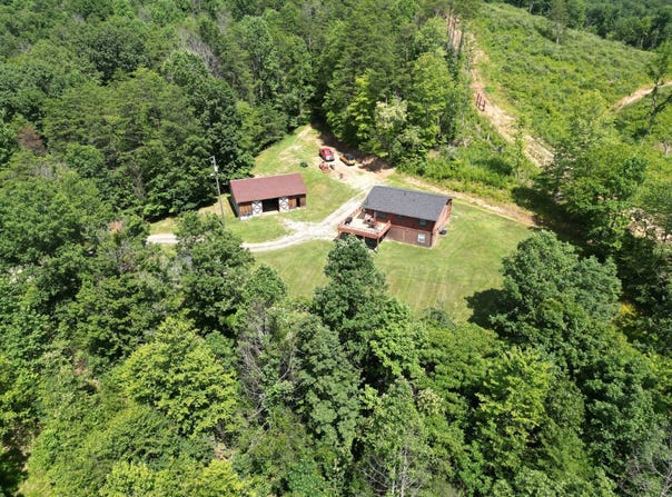 501 Grannies Creek, Newton, WV 25266