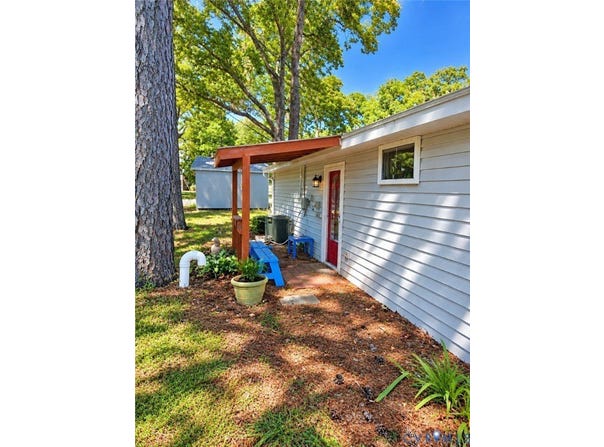 36 Beach Road, Reedville, VA 22539