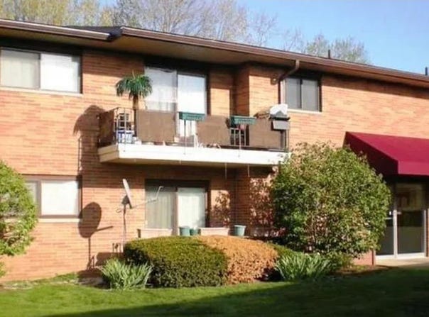 24597 Clareshire Drive unit: 201, North Olmsted, OH 44070