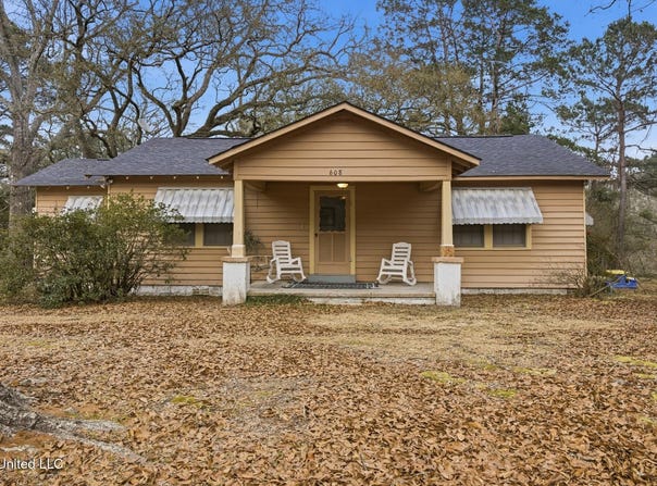 608 E Railroad Avenue, Gloster, MS 39638