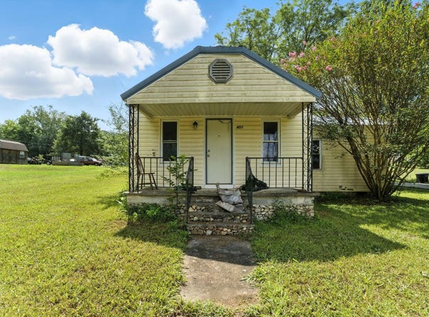 401 E Farrell Street, Niota, TN 37826