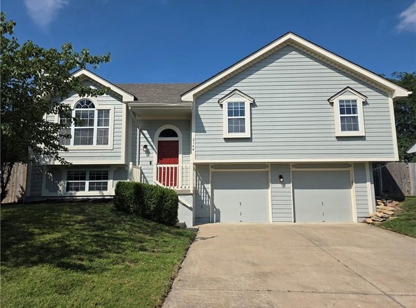 2144 SW British Drive, Lee's Summit, MO 64081