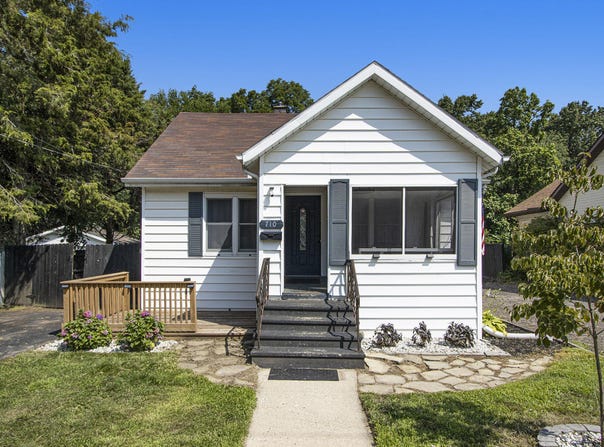 710 Parker Avenue, Kalamazoo, MI 49008