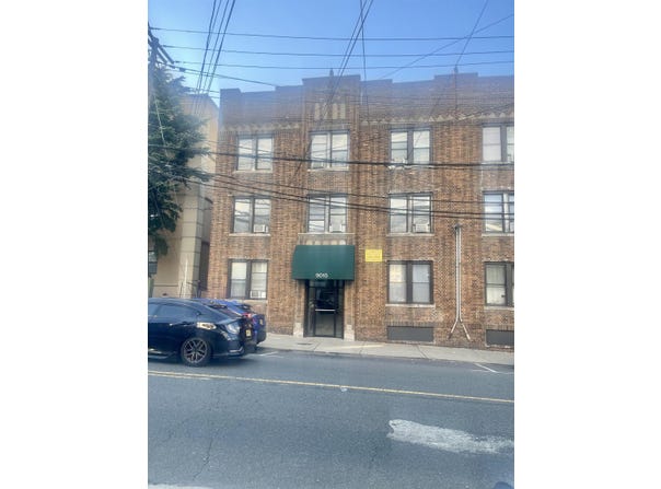 9015 BERGENWOOD AVE, North Bergen, NJ 07047