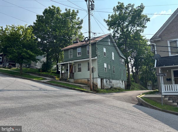 327 S ALLEGHENY STREET, BELLEFONTE, PA 16823