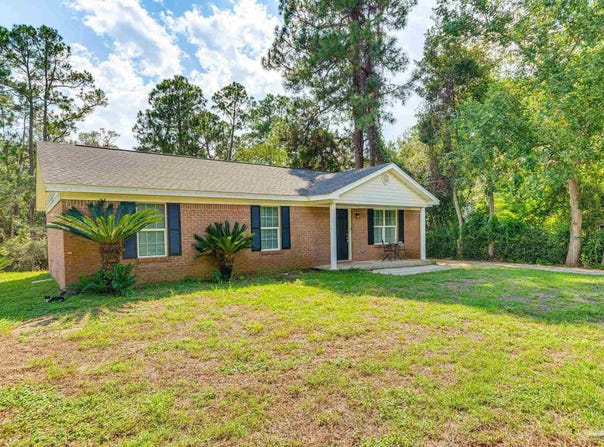5811 Gazebo St, Milton, FL 32583