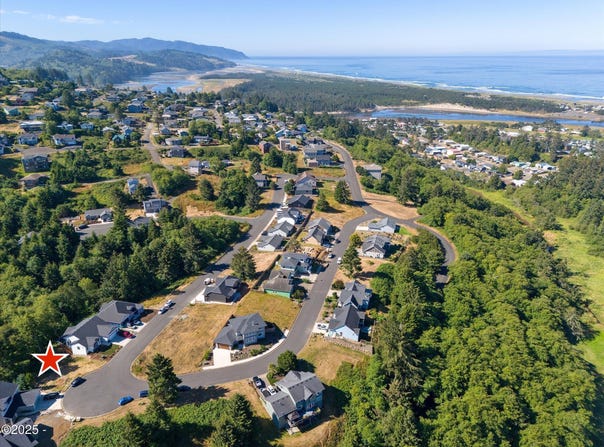 30 Lahaina Loop Road, Pacific City, OR 97135