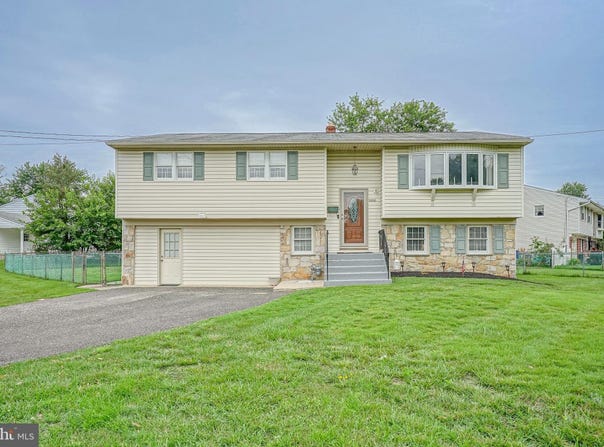3200 CONCORD DRIVE, CINNAMINSON, NJ 08077