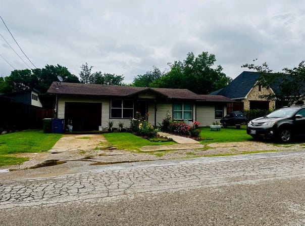 1125 Pine Street, Grapevine, TX 76051