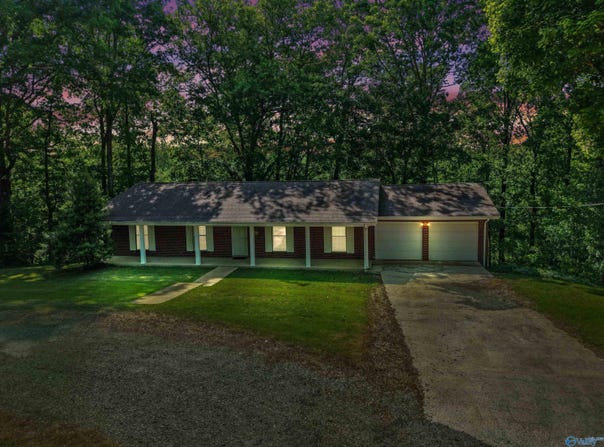 7663 County Road 92, Rogersville, AL 35652