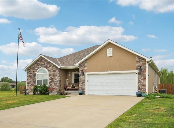 172 SE 1181 Road, Knob Noster, MO 65336