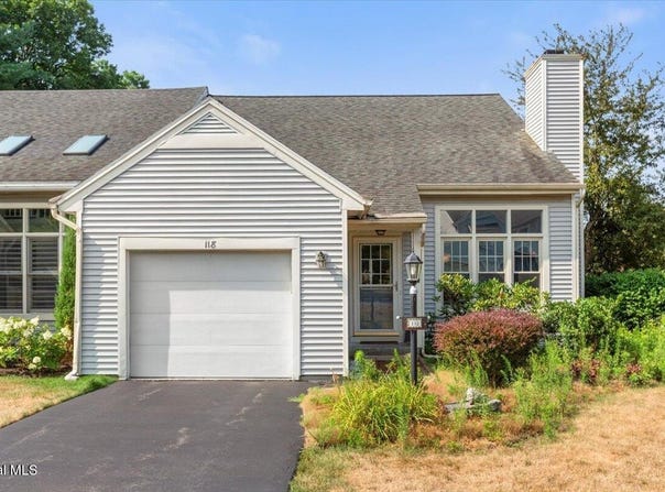 118 Garnett Lane, Guilderland, NY 12159