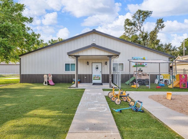 109 E Railroad Ave, Silver Lake, KS 66539