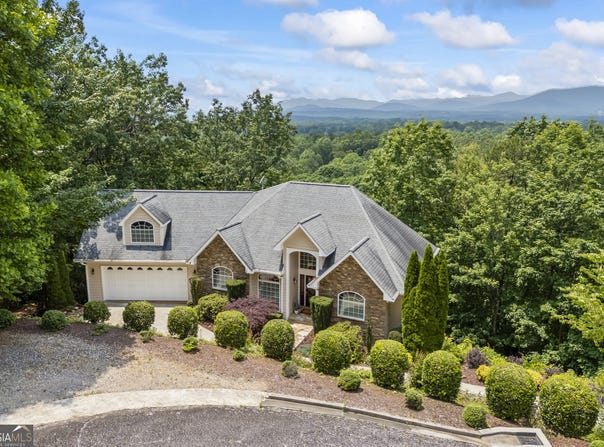 894 Oak Pointe, Cleveland, GA 30528