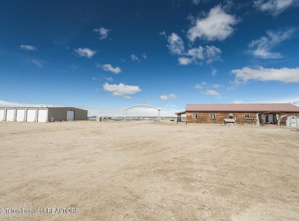 18 PATRICK Road, Boulder, WY 82923
