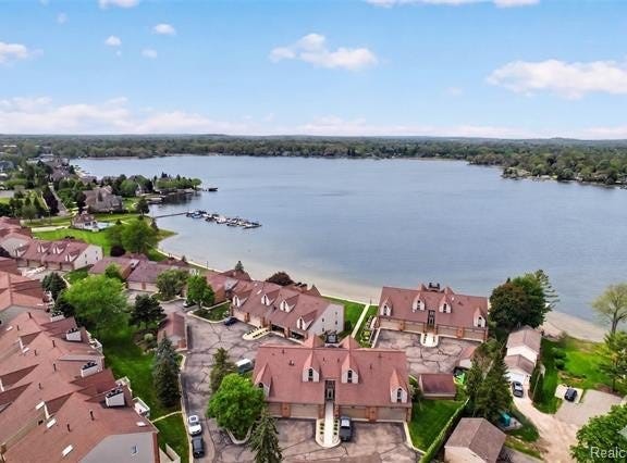 3372 Loon Lake Court, Waterford Twp, MI 48329