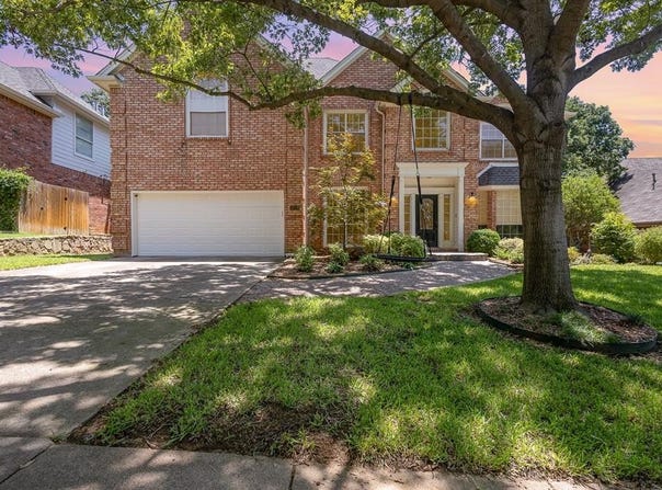 1819 Haydenbend Circle, Grapevine, TX 76051