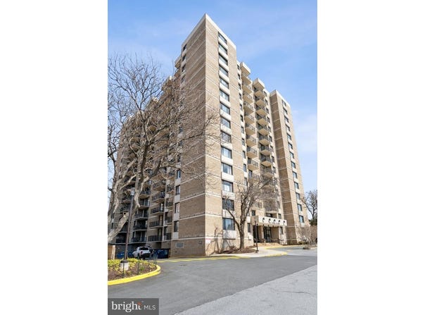 118 MONROE ST #118-702, ROCKVILLE, MD 20850